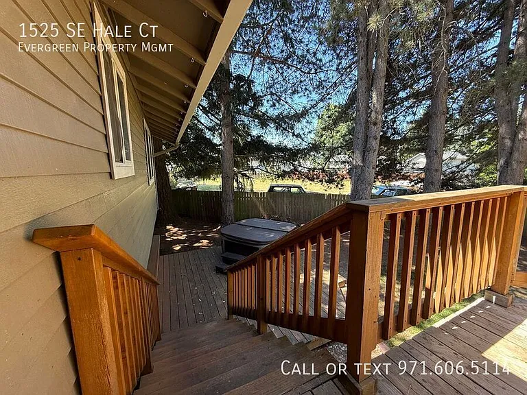 1525 SE Hale Ct — Photo 49
