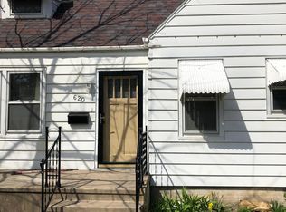620 33rd St NE, Cedar Rapids, IA 52402