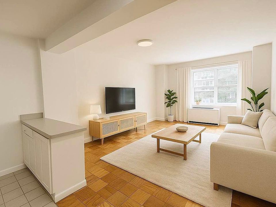 1st image of 1470 1st Ave #3P