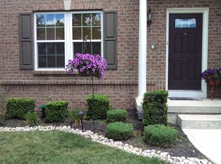 9451 Oak Brook Dr, Centerville, OH 45458