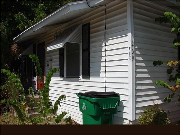 3rd image of 209 E Belton Ave