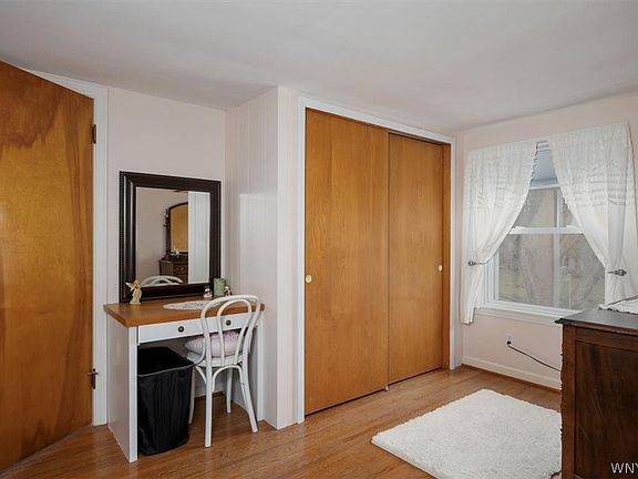 5th image of 152 W Fillmore Ave
