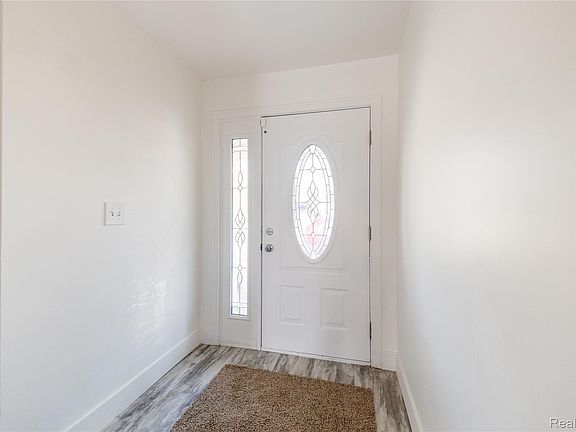 3rd image of 21918 Knudsen Dr