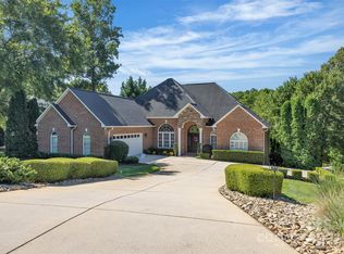 6362 Hayden Dr, Hickory, NC 28601