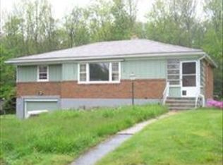 4 Leonard Ave, Dudley, MA 01571