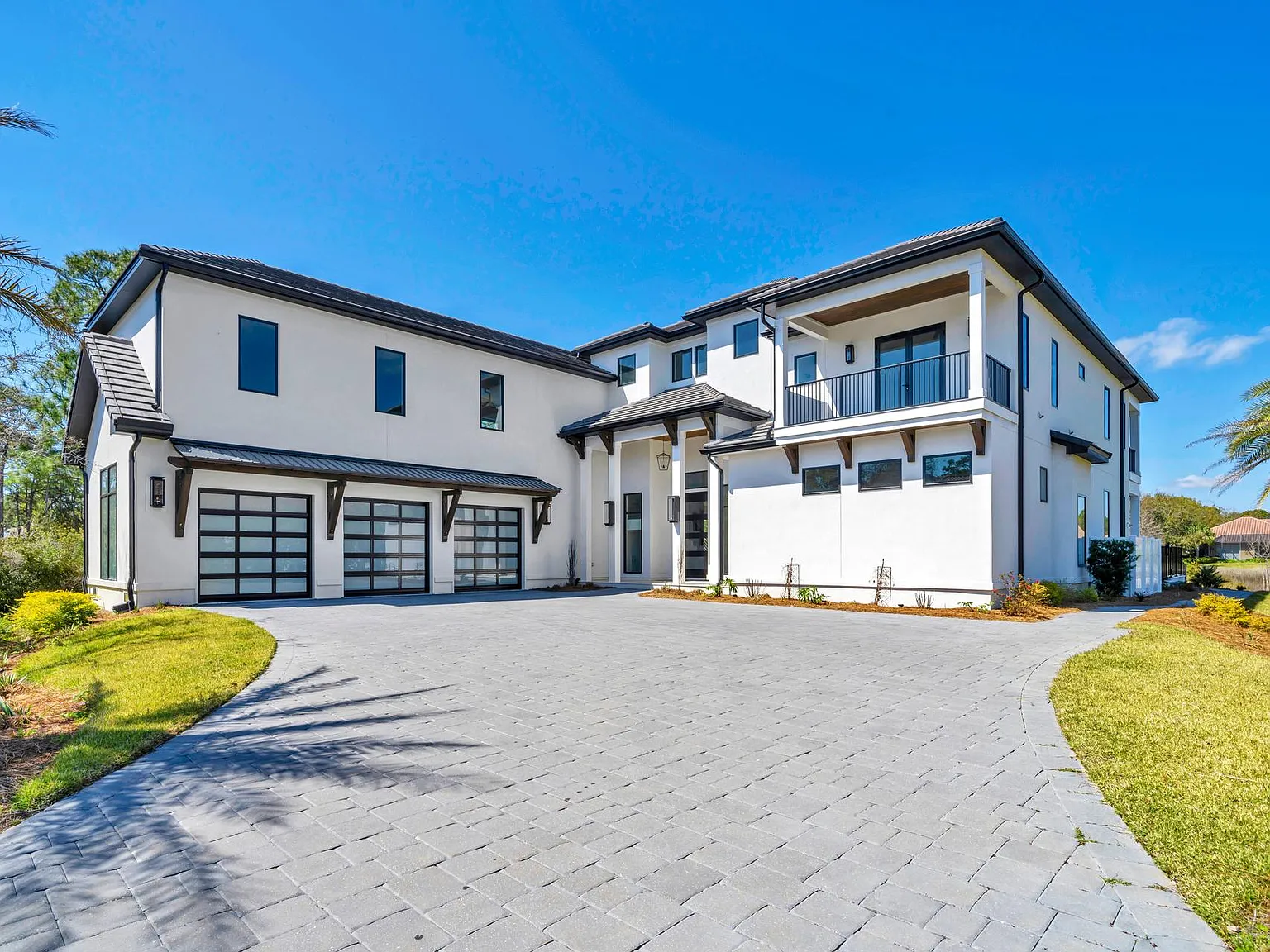 6 bed, 6651 sqft, $20,000 — Photo 2