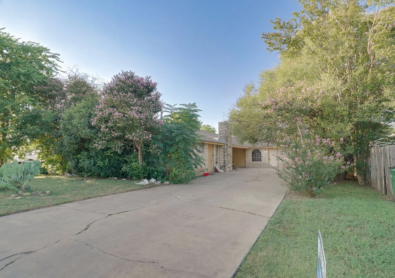 1206 Westcott Dr — Photo 1