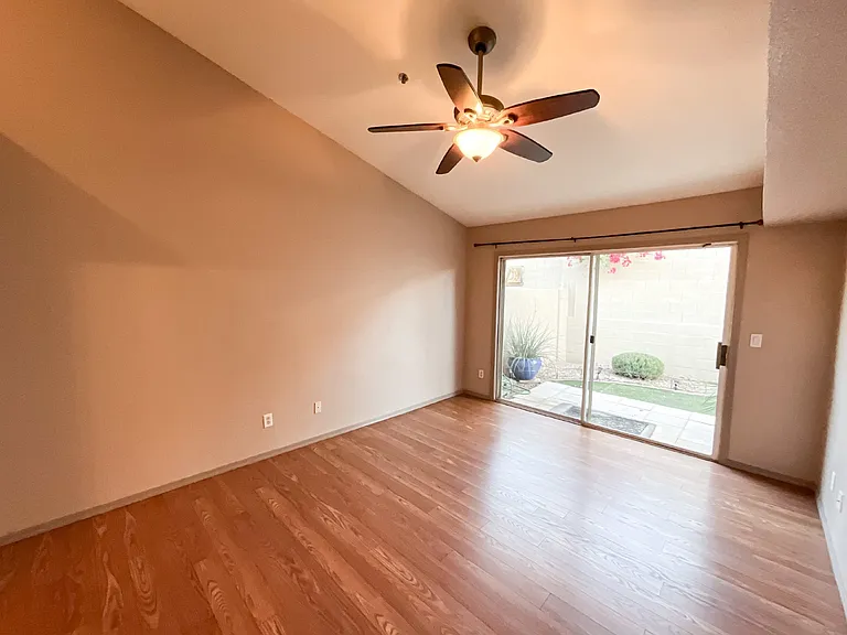 9276 E Sutton Dr — Photo 12
