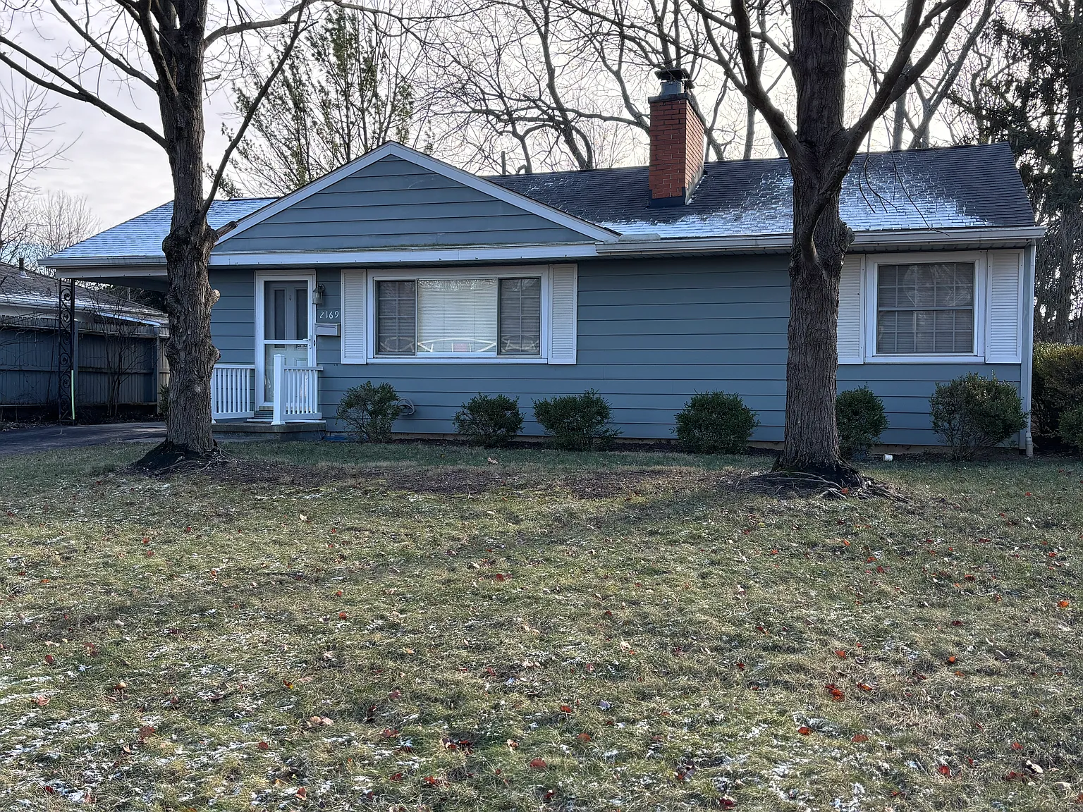 3 bed, 984 sqft, $2,000 — Photo 1