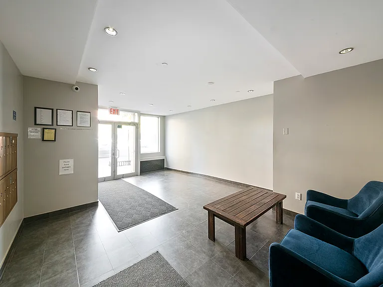 424 E 10th St #3B — Photo 9