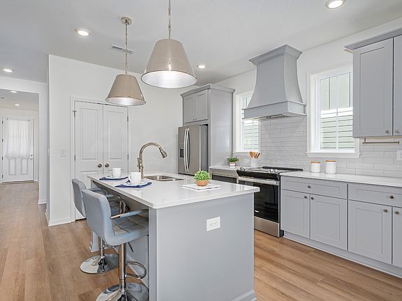 4th image of 510 Byres Ct