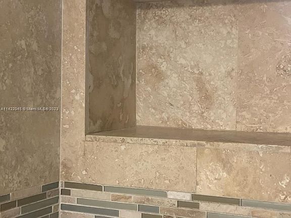 5th image of 16400 NE 17th Ave APT 507