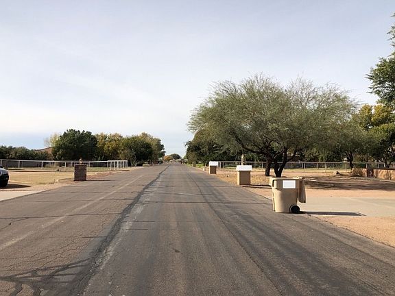 4th image of 923 W Via De Arboles