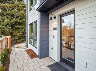 10712 Greenwood Ave N #B, Seattle, WA