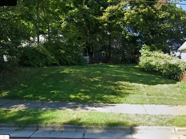 68 Roberts St, Johnson City, NY 13790