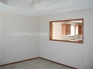 803 SE 6th St, Oak Grove, MO 64075