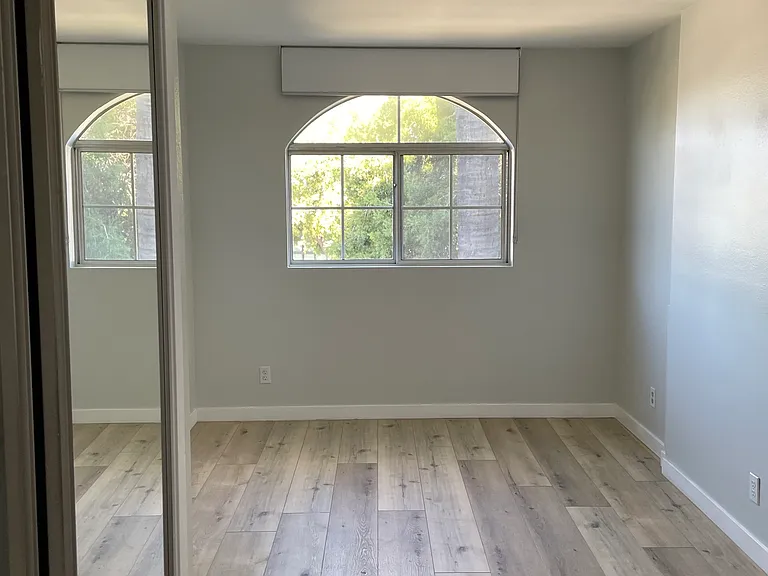 4770 York Blvd. — Photo 20