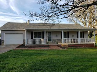 4990 Forest Ridge Dr, Hickory, NC 28602