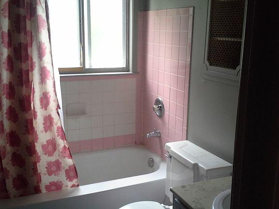 4th image of 9907 Ellis Dr