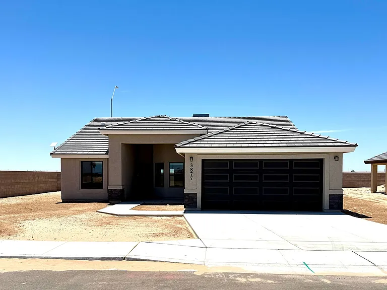 3877 E Santa Rosalina Ln — Photo 1
