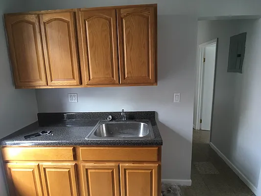 Rented by BRICK & GALO REALTY CORP | media 7