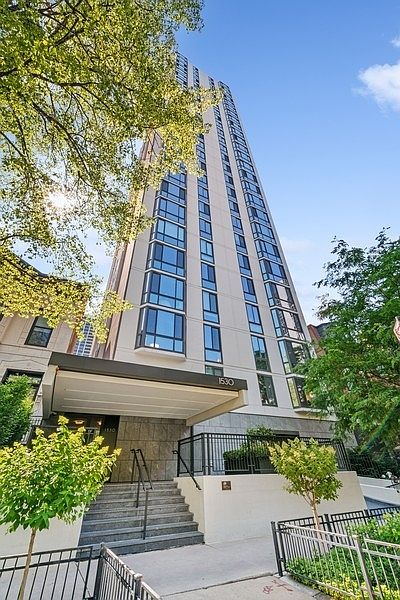 1st image of 1530 N Dearborn Pkwy #16NT