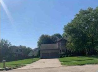 655 Meadowood Ln, Wilmington, IL