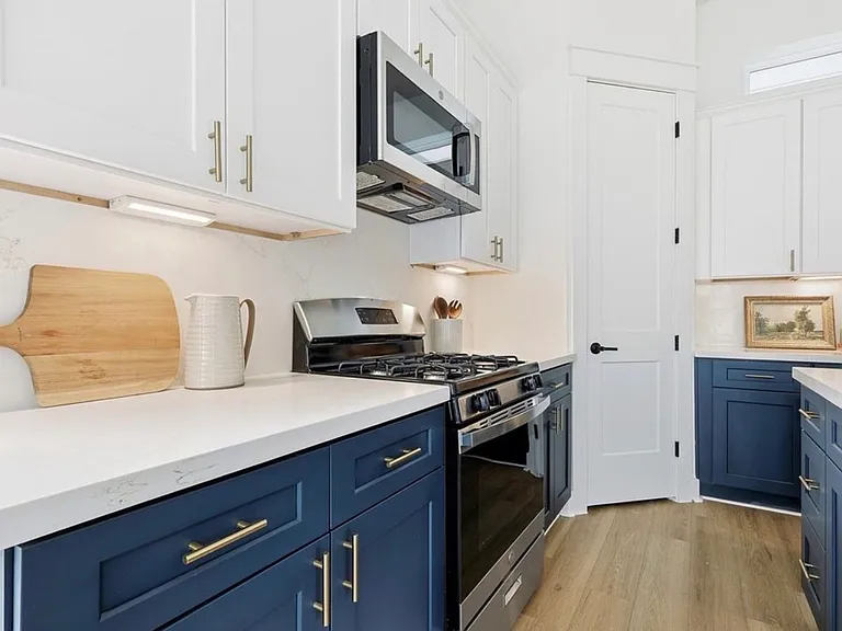 8904 Sunshine Laverne Ln — Photo 8