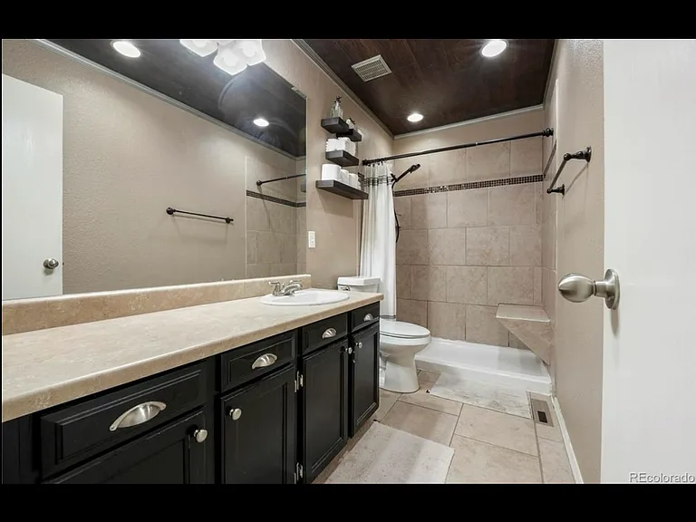 11687 E Cedar Ave — Photo 14