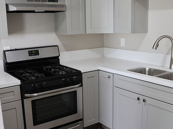 3rd image of 7740 Laurel Canyon Blvd
