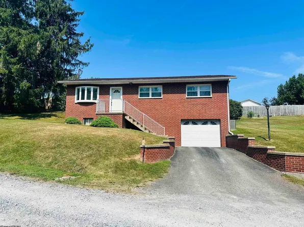 13 Timothy Ln, Fairmont, WV 26554
