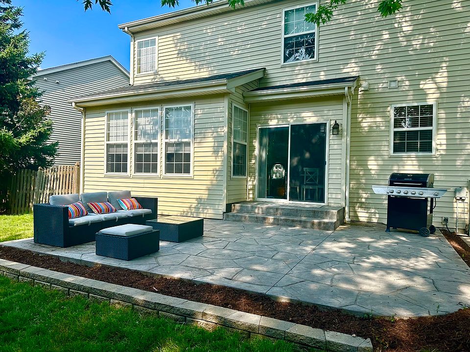 2nd image of 792 Glenside Cir