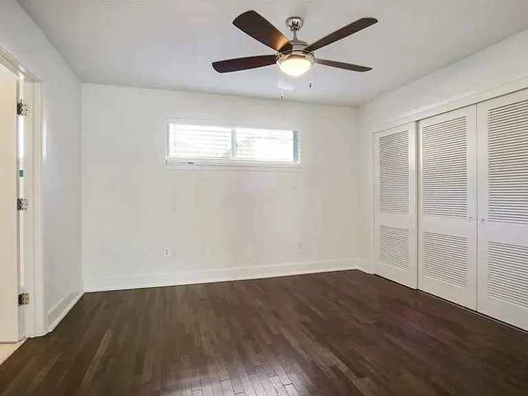 2833 Saint Charles Ave — Photo 8
