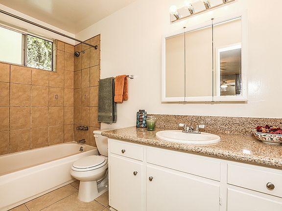 3rd image of 634 W Sierra Madre Blvd APT U