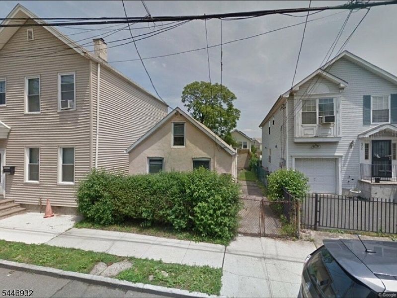 1st image of 34 Holland St