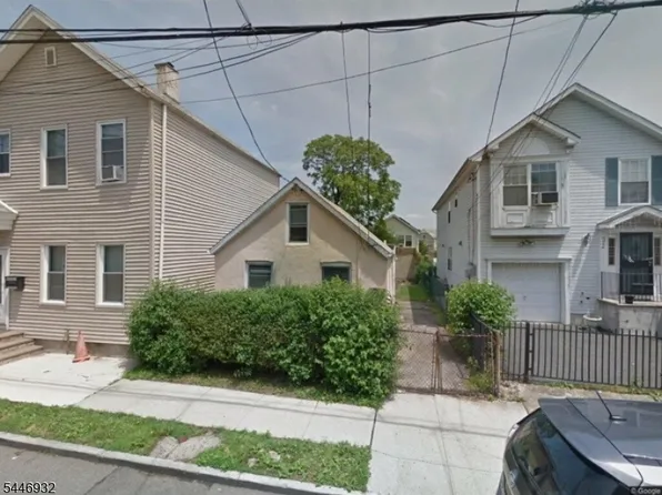 34 Holland St, Newark City, NJ 07103