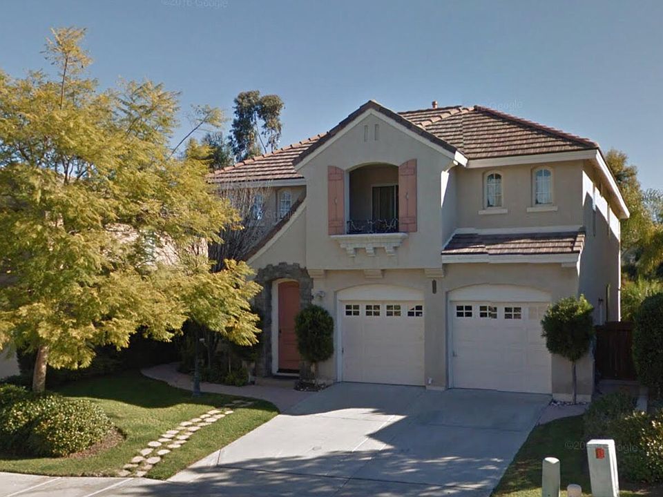 1st image of 825 Esperanza Pl