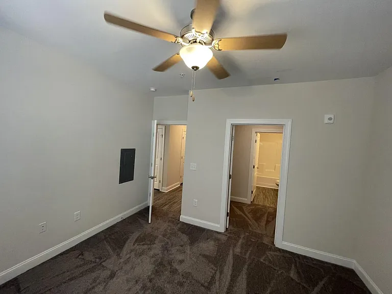 Marcom St Apartments — Photo 18