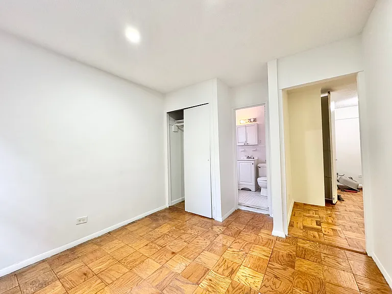 14350 Barclay Ave #1B — Photo 9
