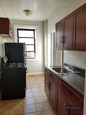 2nd image of 2101 Westbury Ct APT 2E
