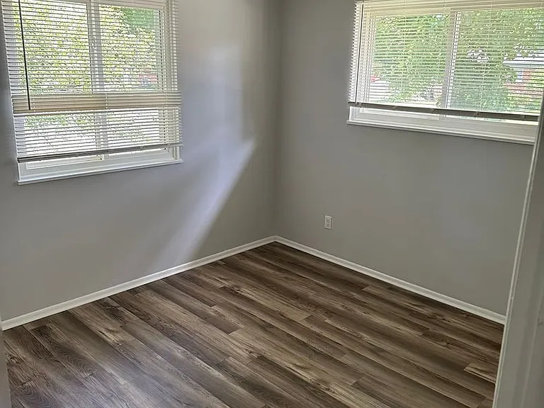 754 Panorama Dr — Photo 6