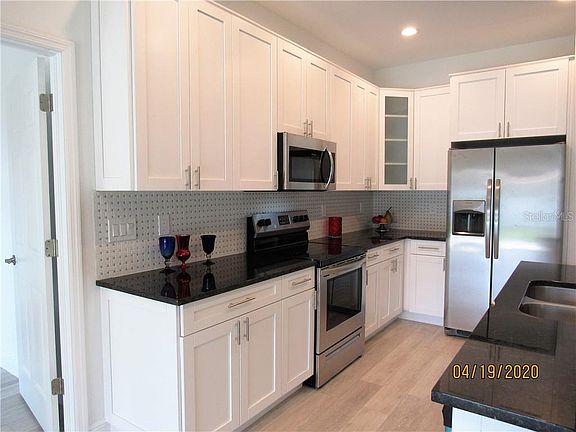 5th image of 1643 Jeannin Dr