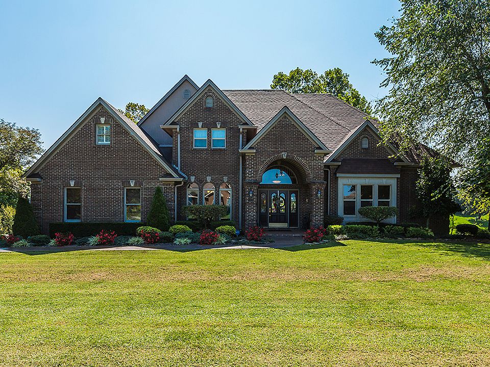 1st image of 1018 Royal Crest Dr