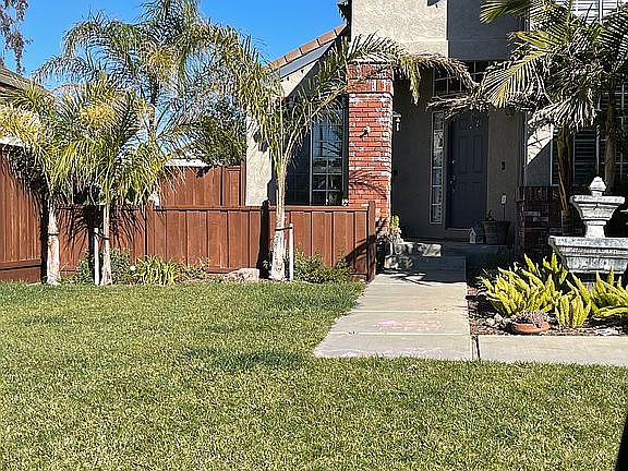 2nd image of 4716 Cove Ln