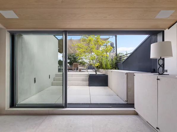 54 Bond Street image 23 of 30