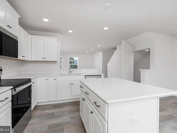 5th image of 172 Highpoint Park Dr