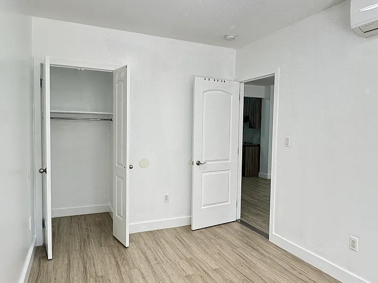 850 57th St #3B — Photo 9