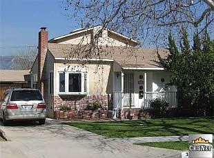 1st image of 334 N Mariposa St