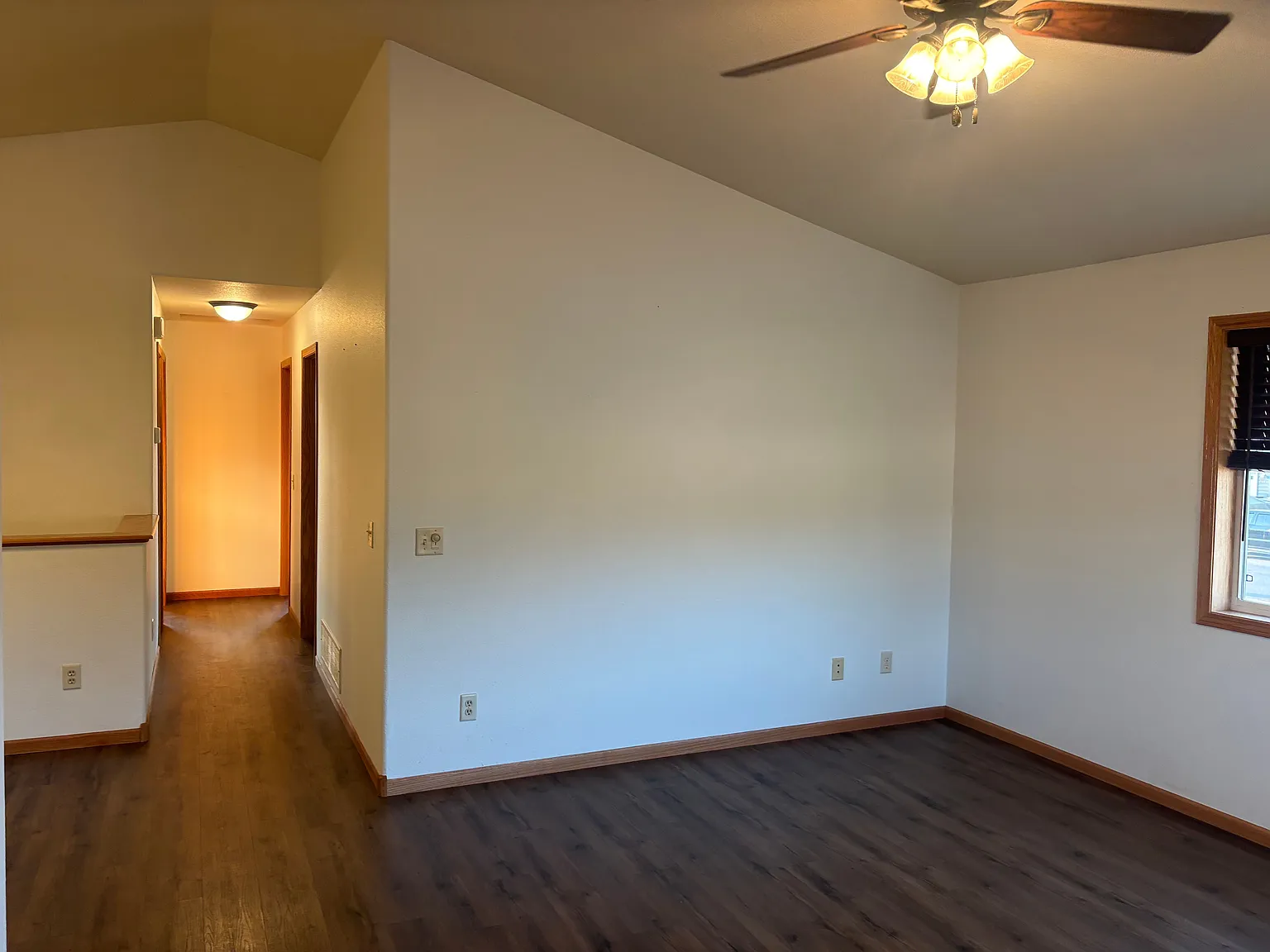 5 bed, 2080 sqft, $2,400 — Photo 4