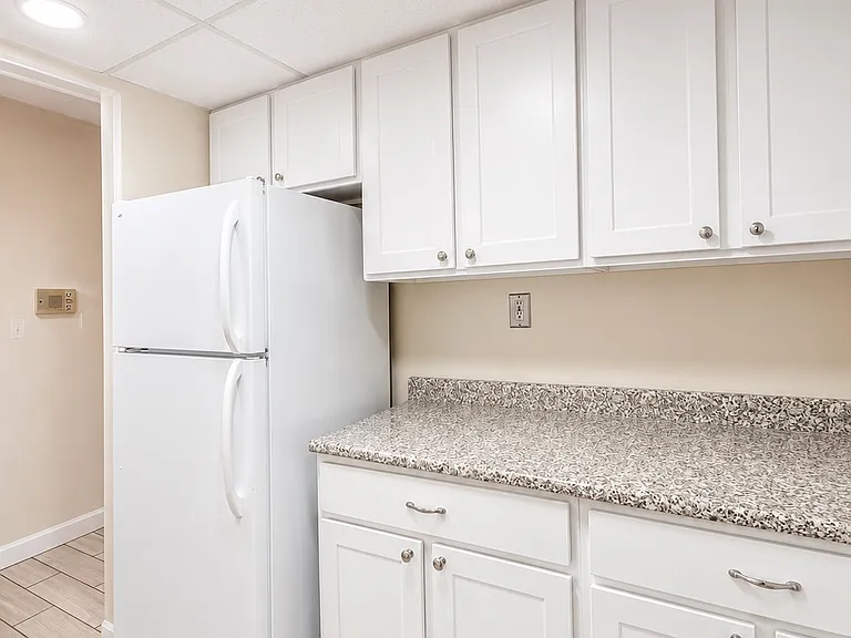 685 Main St #33 — Photo 6